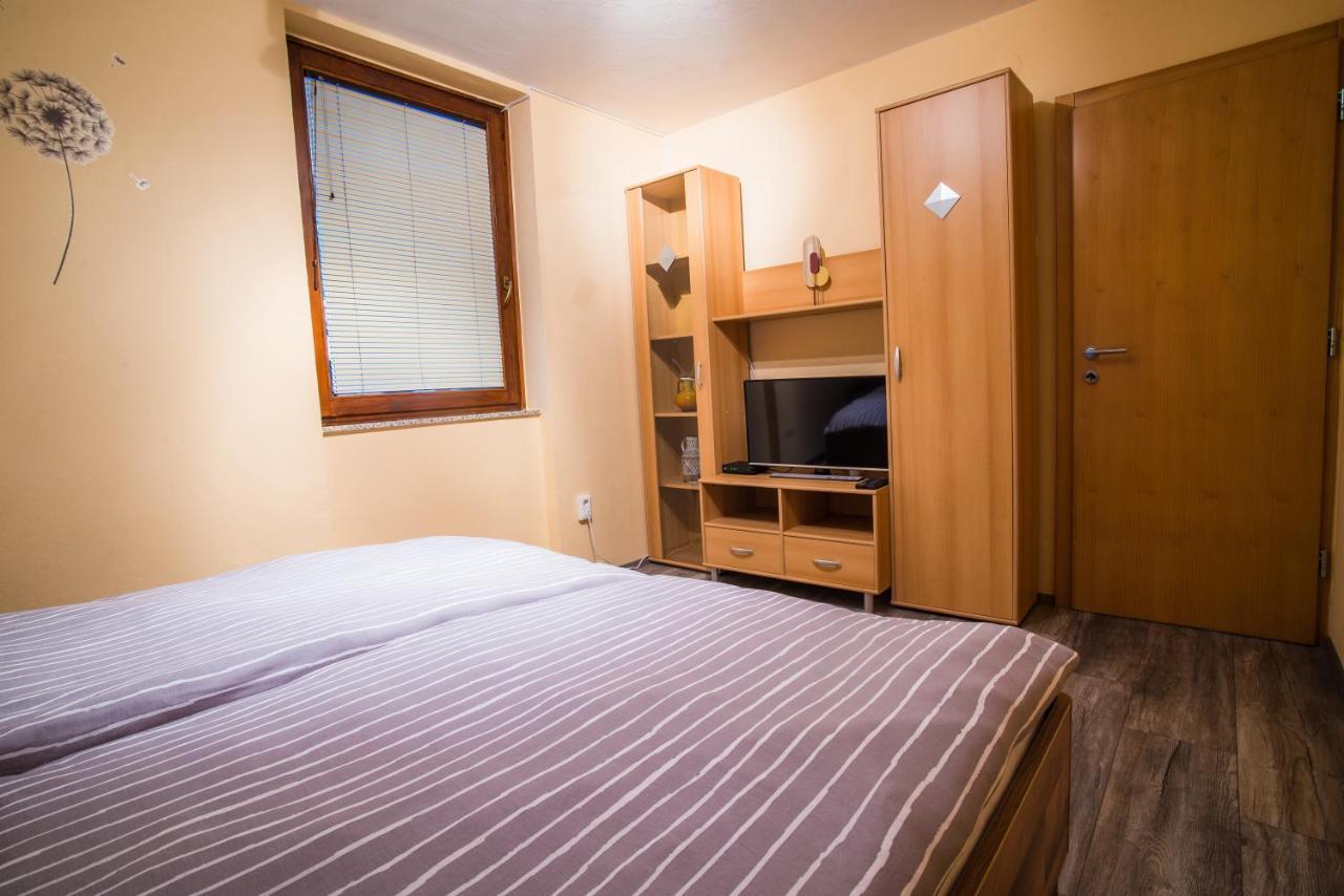 לוצ'ה Apartment Veninsek מראה חיצוני תמונה